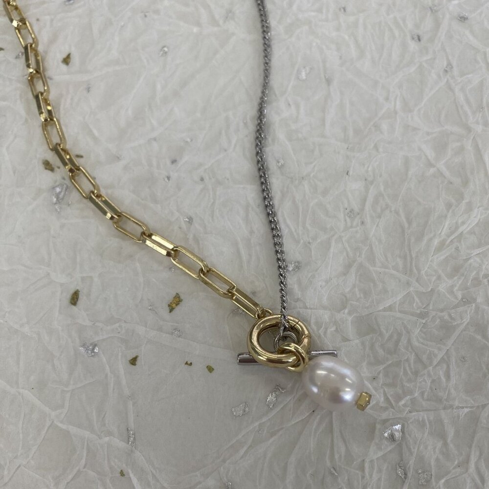 KENDRA SCOTT Leighton Convertible • Mixed Metal White Pearl Chain Necklace